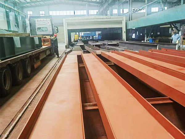 Advantages and characteristics of steel components